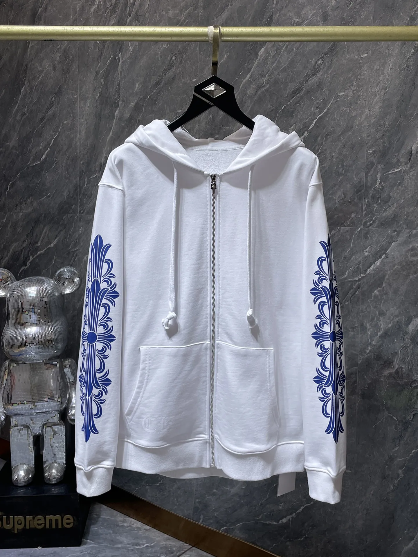 P260 Chrome Hearts Autumn and Winter 2025 counter sales simultaneously ❤️ Chrome Hearts New York Vages limited edition rolling stone letter zipper sweatshirt Imported environmentally friendly glue printing and dyeing Improved customized version 1:1 High-gram weight high-quality fabric Recommended color: white Code numbers: S, M, L, XL